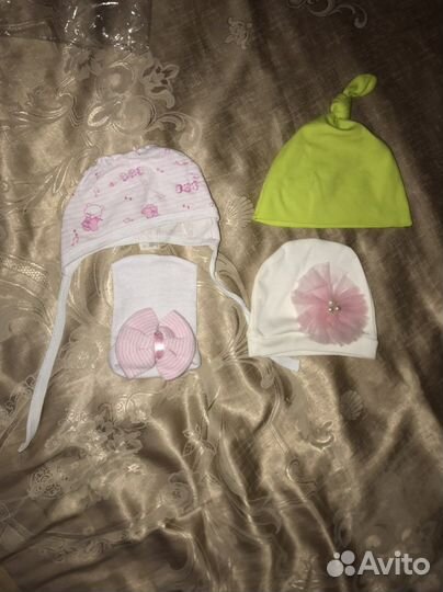 Шапка для девочки и чепчик