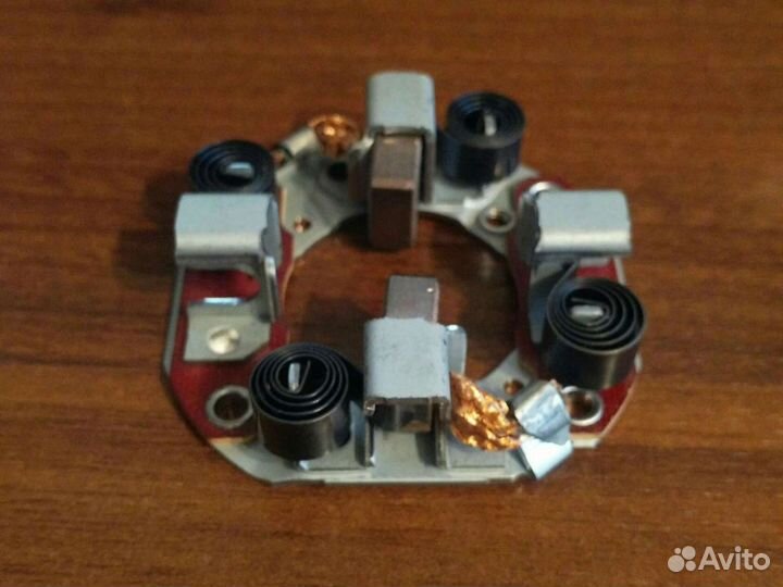 Щёткодержатель стартера Toyota cargo 136103