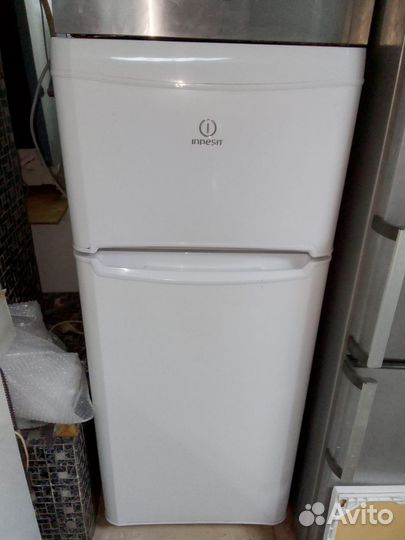 Продам холодильник бу indesit