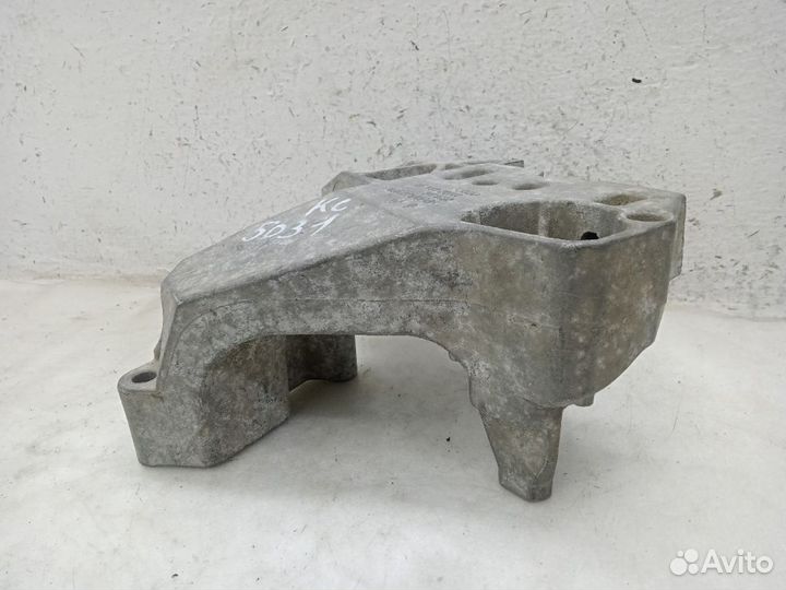 Кронштейн двигателя volkswagen golf 6 Правый