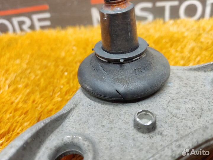 Рычаг подвески верхний передний левый Volkswagen