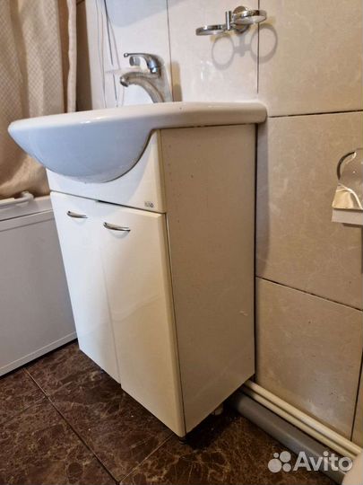 Тумба + шкаф с зеркалом для ванной бу