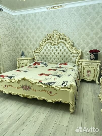 Спальный гарнитур