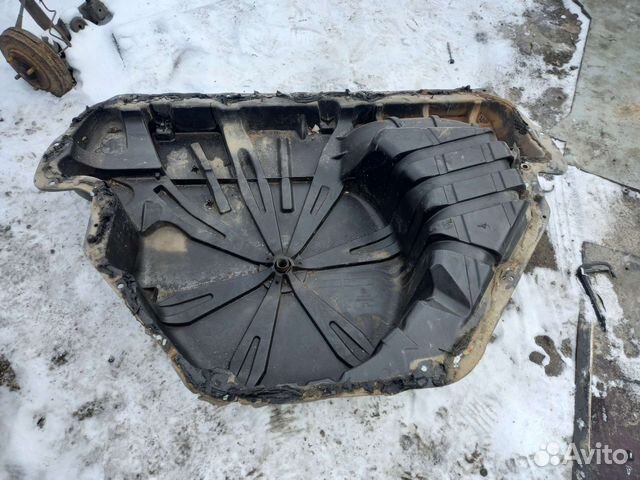 Днище запасного колеса Renault Megan 2