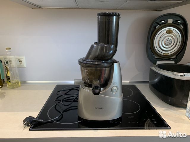 Соковыжималка шнековая Bork s610