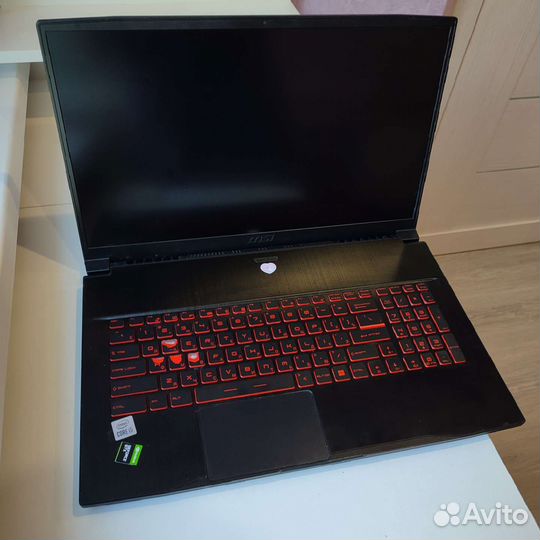 Игровой ноутбук msi 17 3
