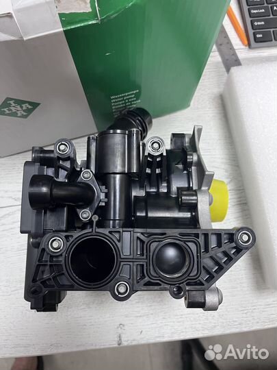 Помпа водяная Skoda Octavia a7 1.8 180 л.с