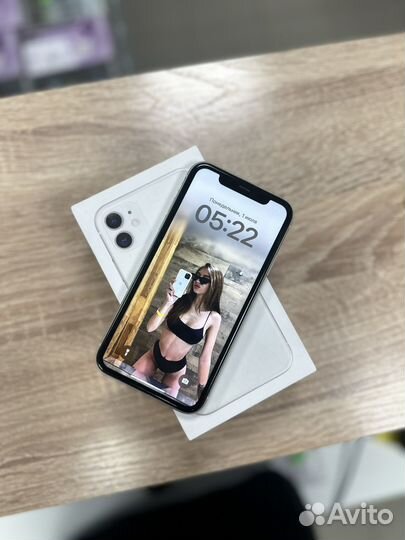 iPhone 11, 64 ГБ