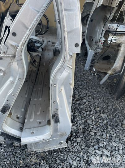 Лонжерон задний правый WV Transporter 5