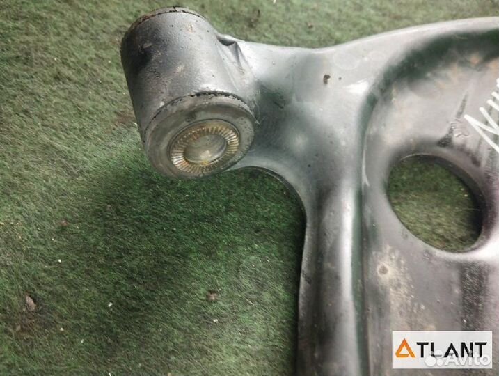 Рычаг передний правый toyota aqua