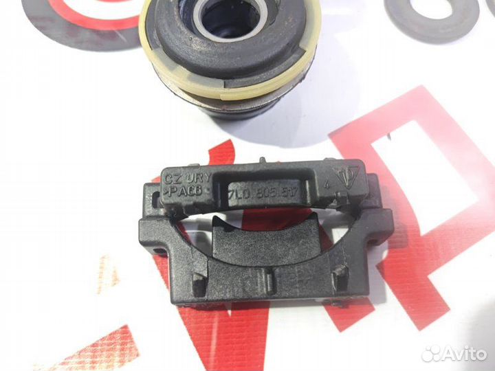 Крепление радиатора Audi Q7 4L cjtc 02.05.2012