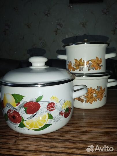 Кастрюля эмалированная