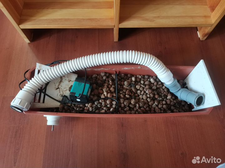 Аквариум 90 л с тумбой, оборудованием и грунтом