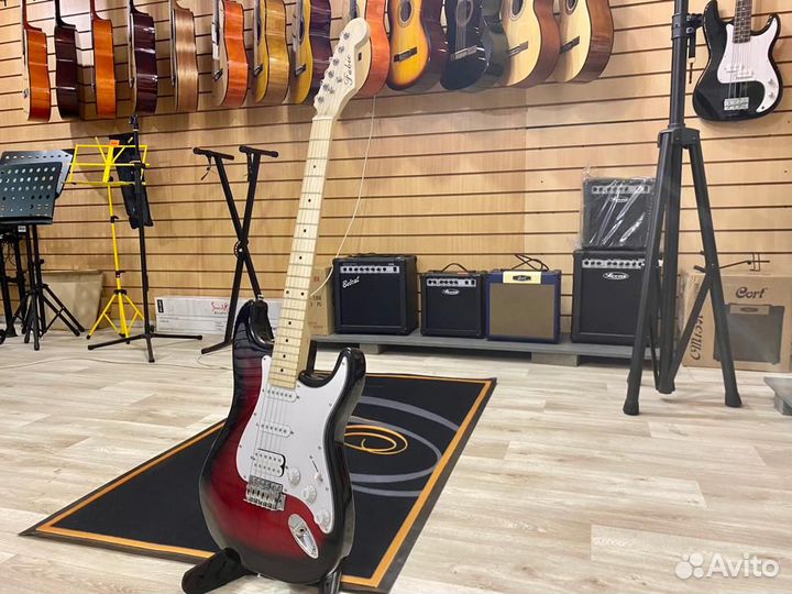 Электрогитара fabio ST200 красная