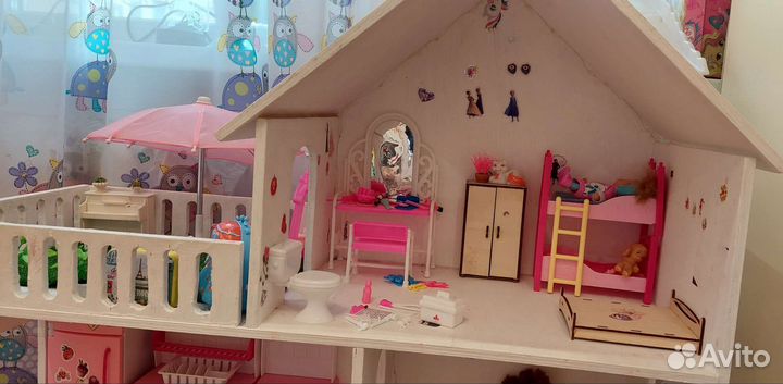 Домик кукольный (мебель, вещи)