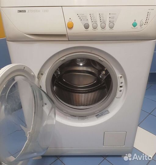 Стиральная машина на запчасти zanussi