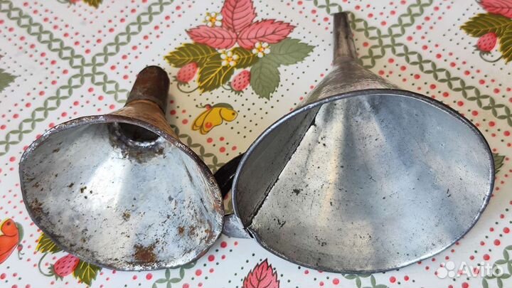 Воронки металлические, горлышки, воронка, горлышко