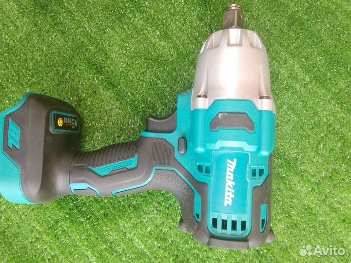 Гайковерт ударный аккумуляторный makita 800нм