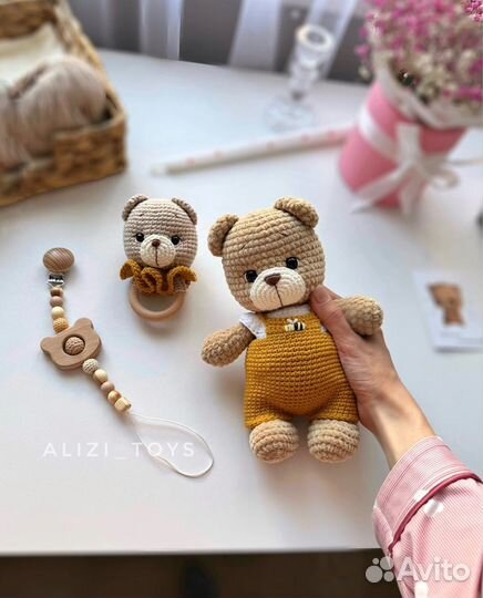 Плюшевый мишка вязаный