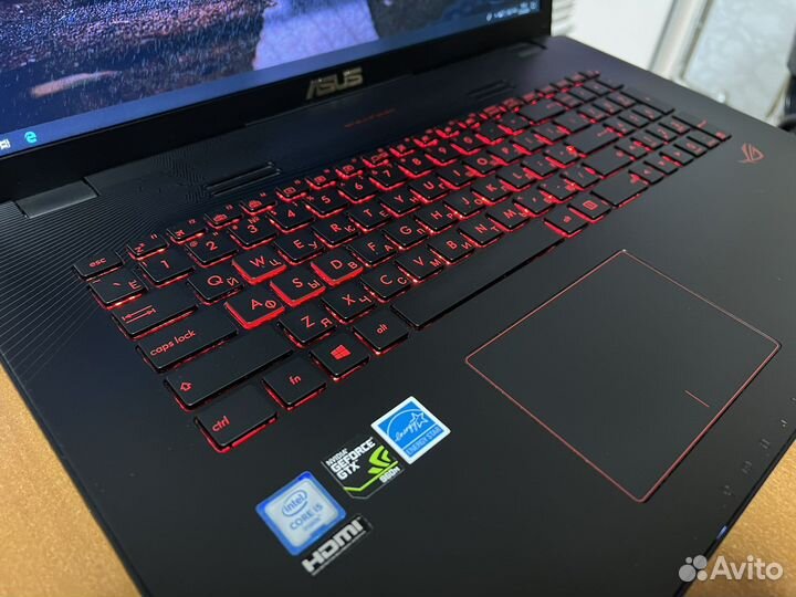 Огромный игровой ноутбук Asus Rog 17 / 16gb