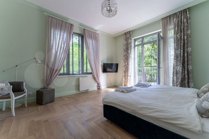 2-к. квартира, 80 м², 1/4 эт.