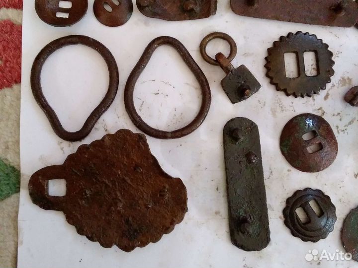 Изделия конской упряжи одним лотом