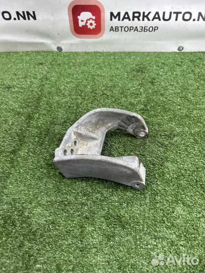 Кронштейн опоры двигателя Suzuki Sx4 1 1.6 M16A