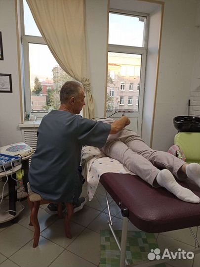 Массажист костоправ