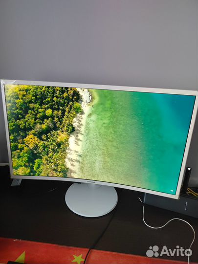 Монитор 32 изогнутый