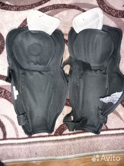 Наколенники