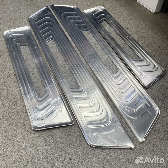 Накладки на пороги Mercedes V Class