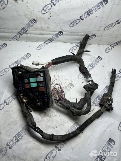 Блок предохранителей под капот Honda Civic