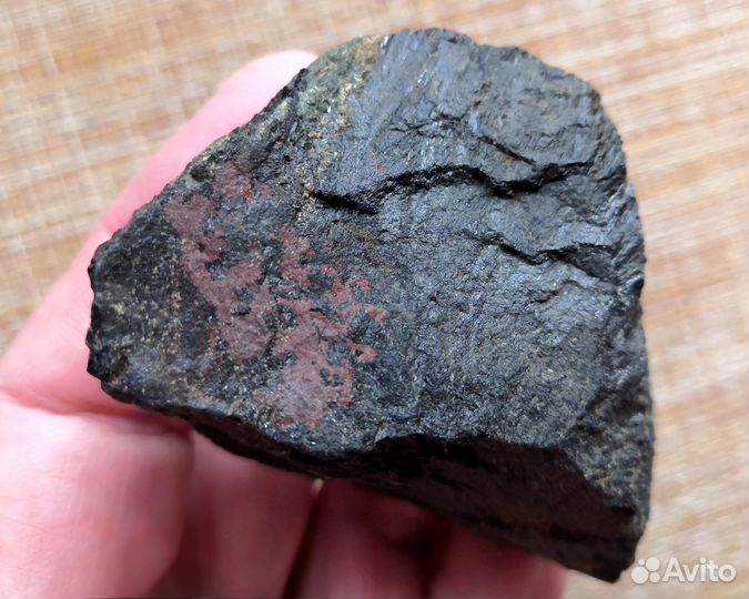 Черный турмалин, образец для коллекции