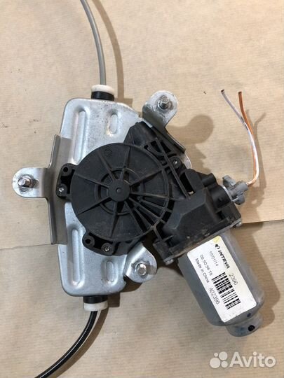 Стеклоподъемник задний левый Kia Rio 3