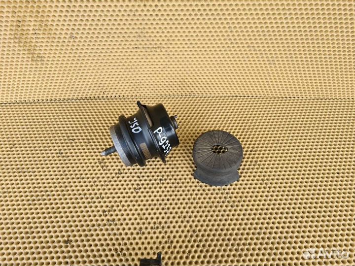 Подушка двигателя передняя Infiniti Ex25 Ex35 Ex37