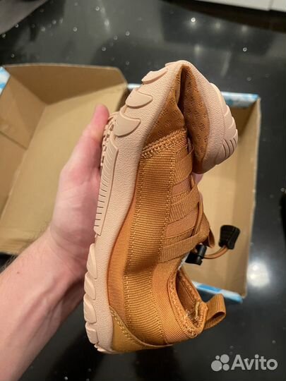 Босоногие женские кроссовки Saguaro