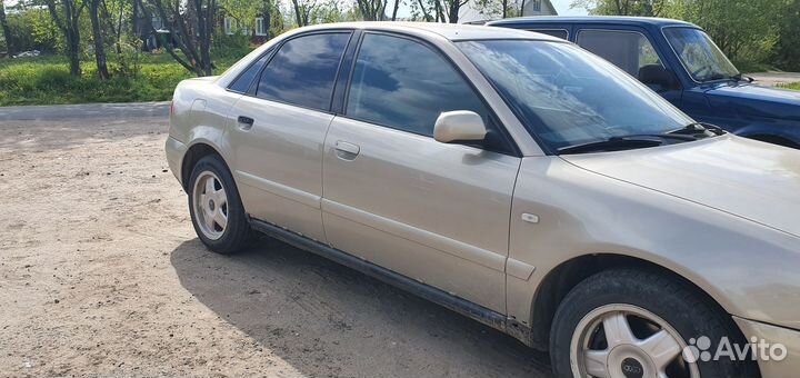 Audi A4 1.8 МТ, 1999, 360 000 км
