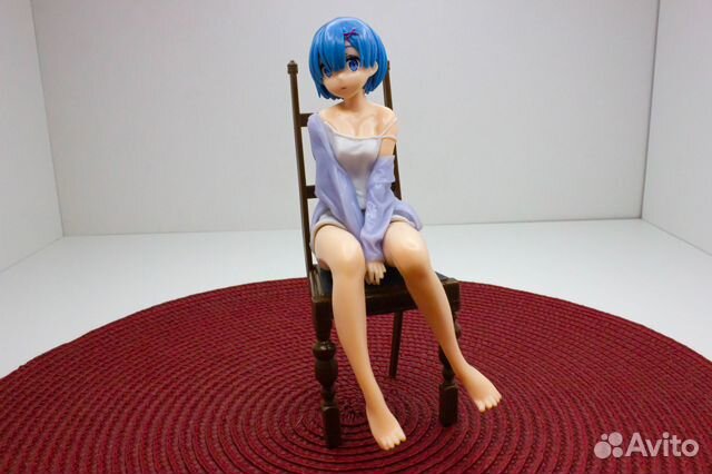 Фигурка Рем на стуле