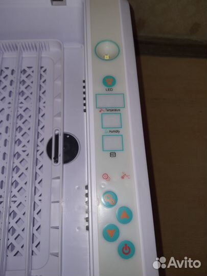 Инкубатор HHD на 36 куриных яиц