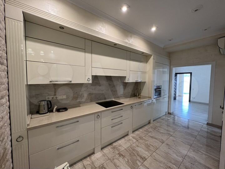 3-к. квартира, 90 м², 13/14 эт.