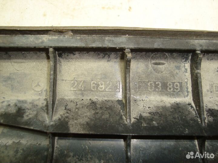 Обшивка стойки передняя левая W124 A1246920389