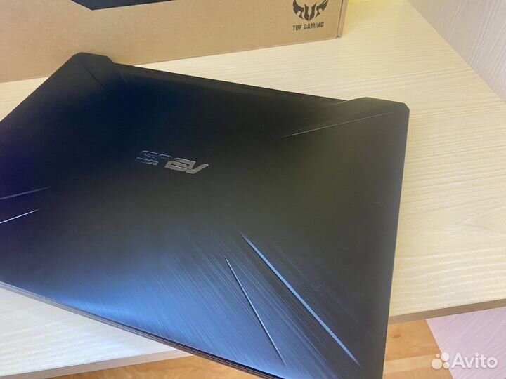 Игровой ноутбук Asus TUF Gaming. Комплект