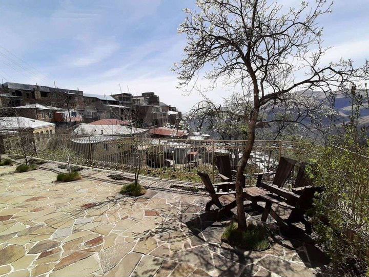 Дом 330 м² на участке 3,3 сот.