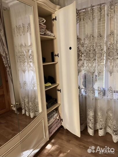 Спальный гарнитур