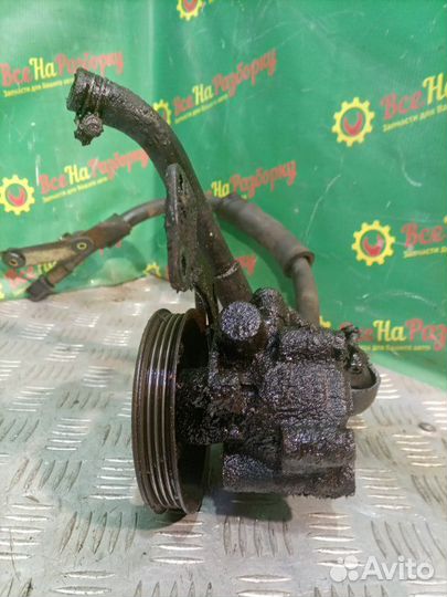 Насос гур Nissan Almera N 15 1.4 GAL 4 1997