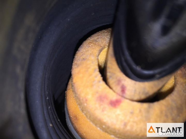 Стойка передняя toyota spade