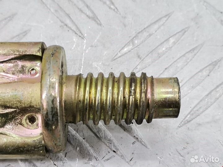 Крюк буксировочный Ford C-Max 2003