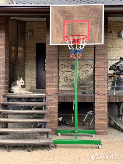 Баскетбольная стойка