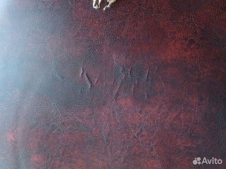 Парикмахерское кресло кожаное