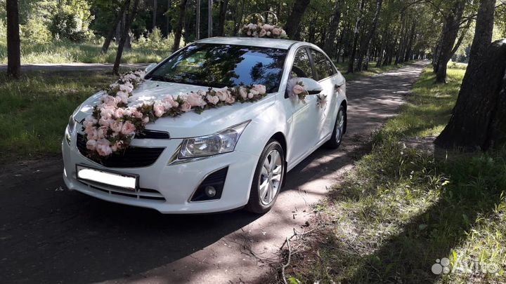 Прокат свадебных украшений